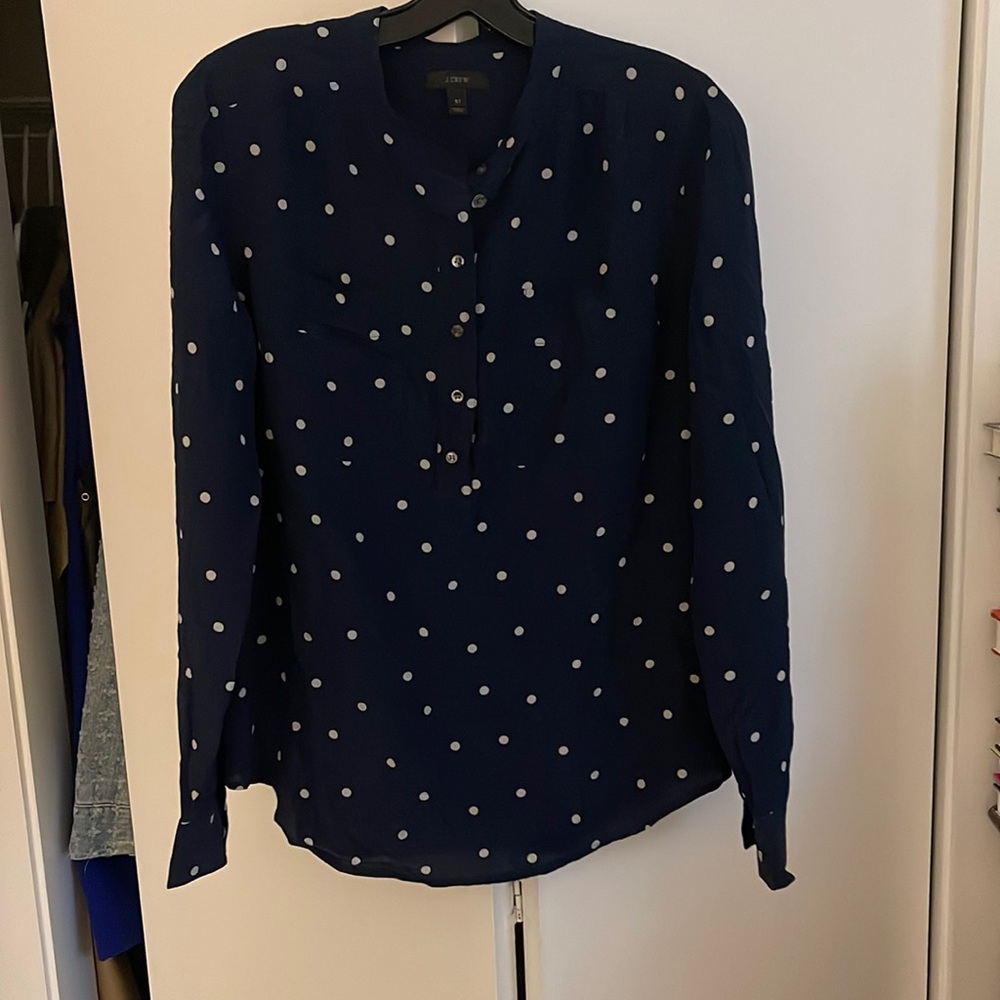 Jcrew silk blouse navy size 6T with from pockets at chest - very good condition